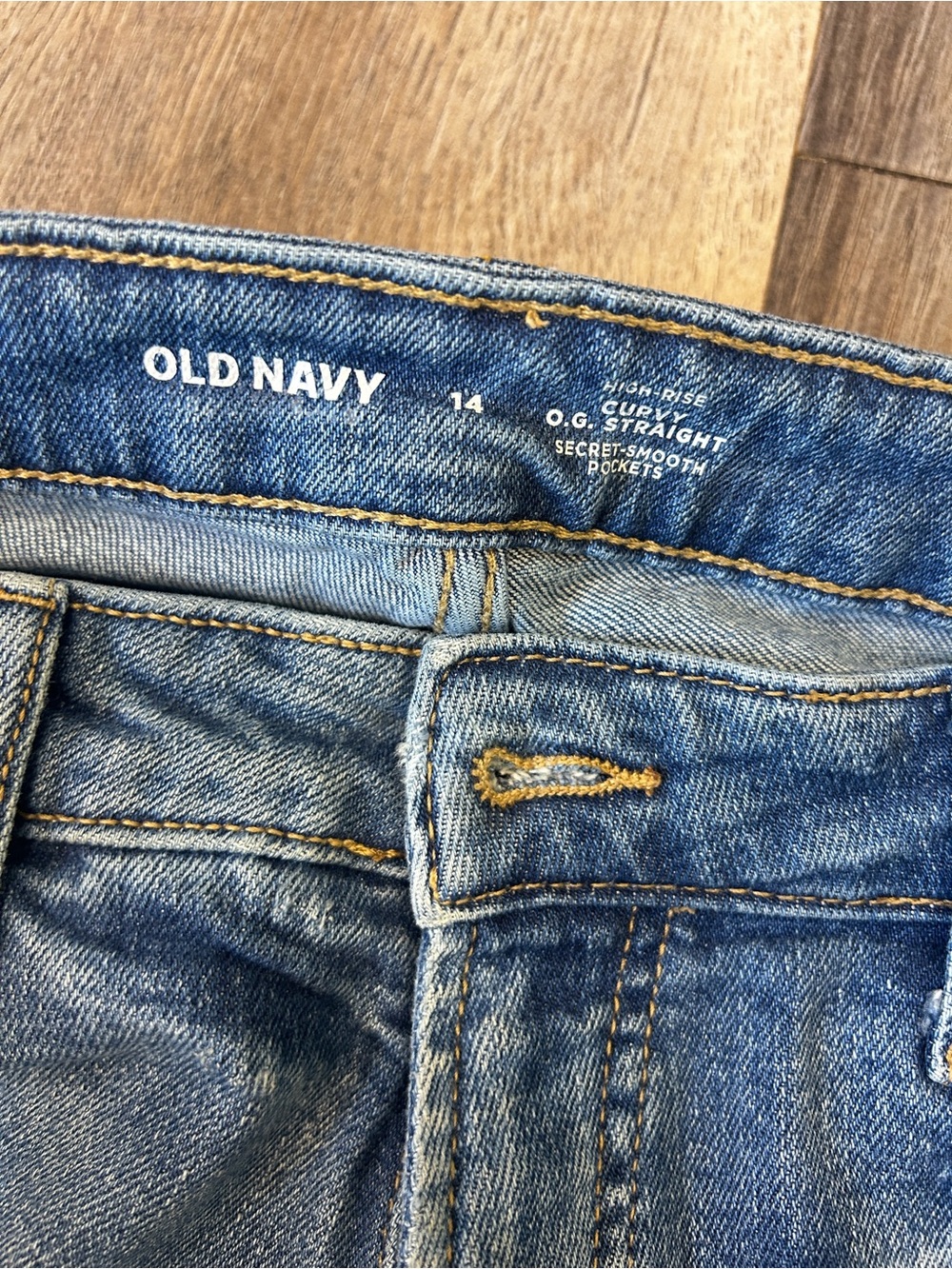 Old Navy Distressed High Rise Curvy OG Straight 14 - Picture 2 of 3
